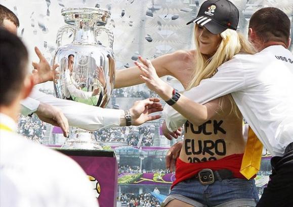 ŷ�ޱ��ϵķ���㱼�ķ�˿��